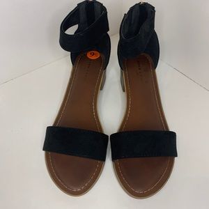 Women’s Black Snadal size 9.5